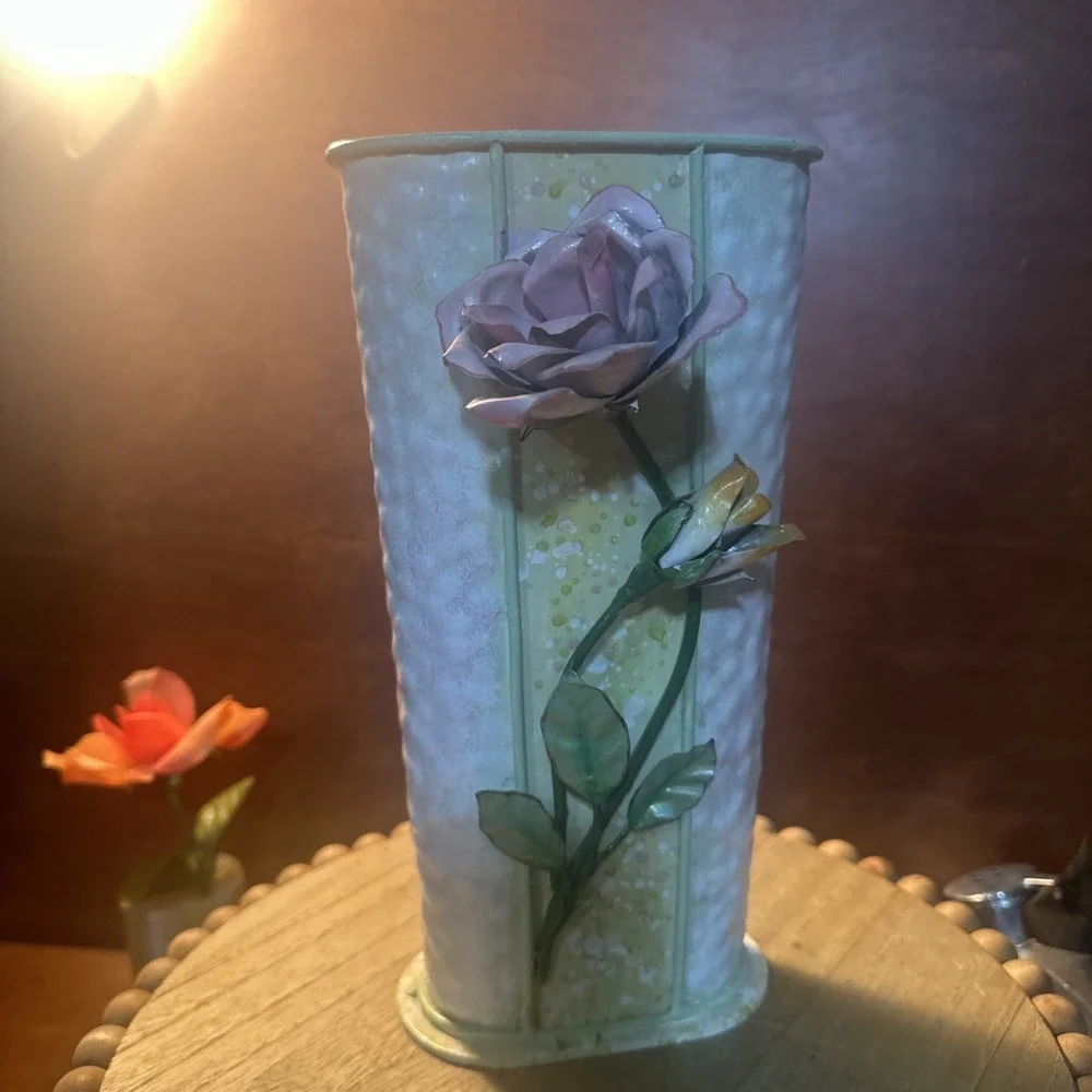 Galvanize/Metal Footed Planter/Vase With Hand Painted 3D Pink-yellowRoses 10.5